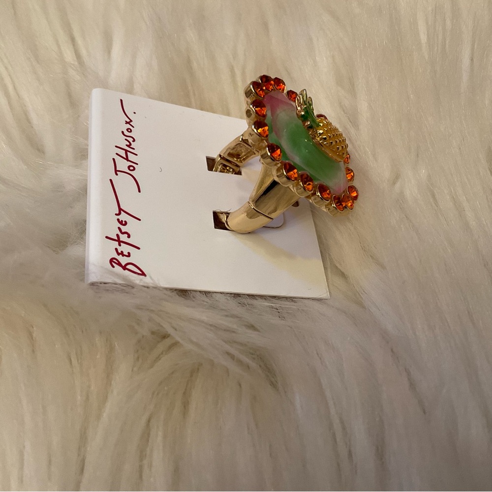 Betsey Johnson Pineapple Stretch Band Cocktail Ring - New on Card - Picture 5 of 6